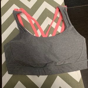 Lululemon sports bra size 8